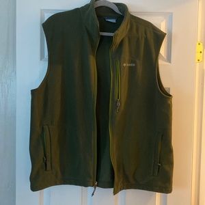 Men’s Colombia Fleece vest..barely worn. In great condition
